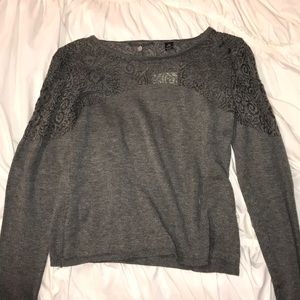 Gray cropped sweater w lace details